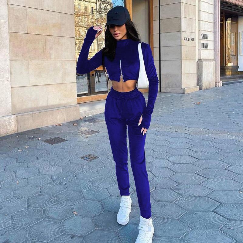 Ladies casual tracksuit with short top and high collar Ivyshape