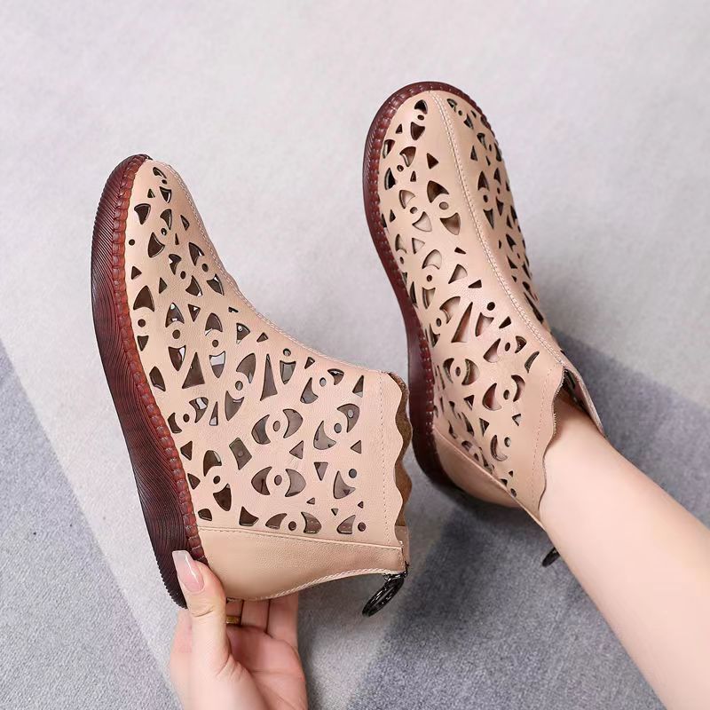 Ladies Airy Clogs with artistic hole design Ivyshape