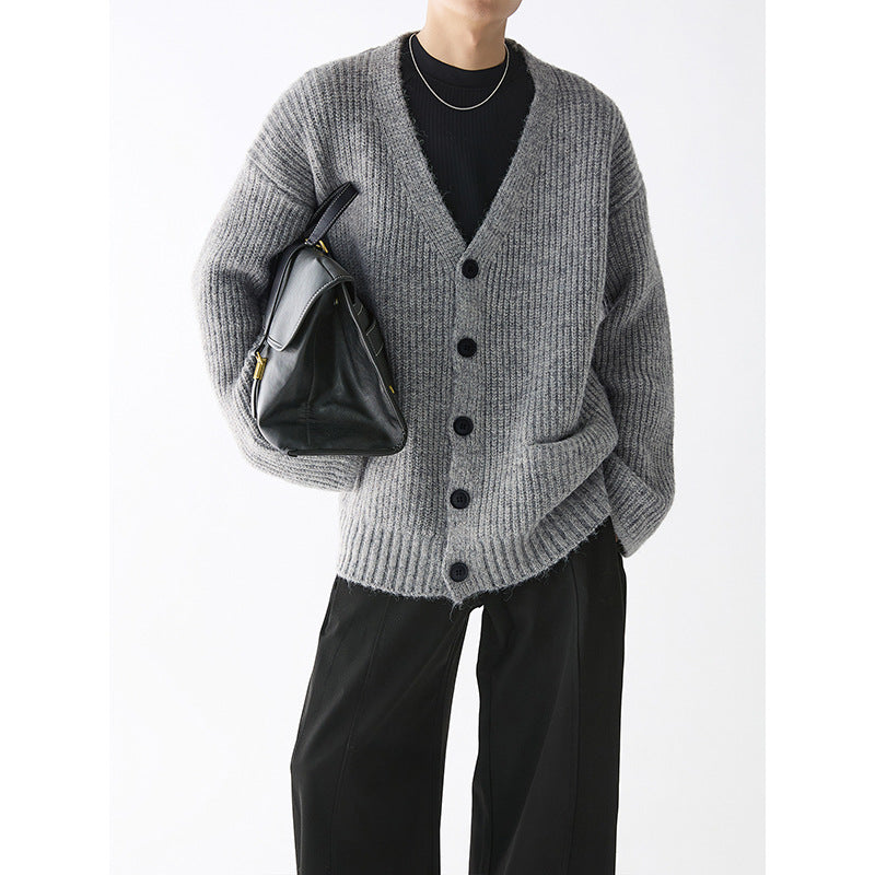 Men's chunky knit cardigan with practical pockets and stylish design Ivyshape