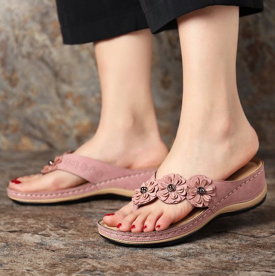 Ladies Elegant Thong Sandals with Fashionable Flower Applications and Ergonomic Footbed Ivyshape