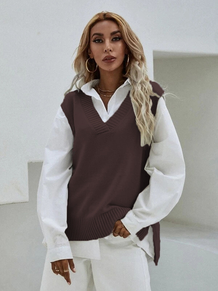 Women's knitted vest with V-neck and elegant ribbed structure Ivyshape