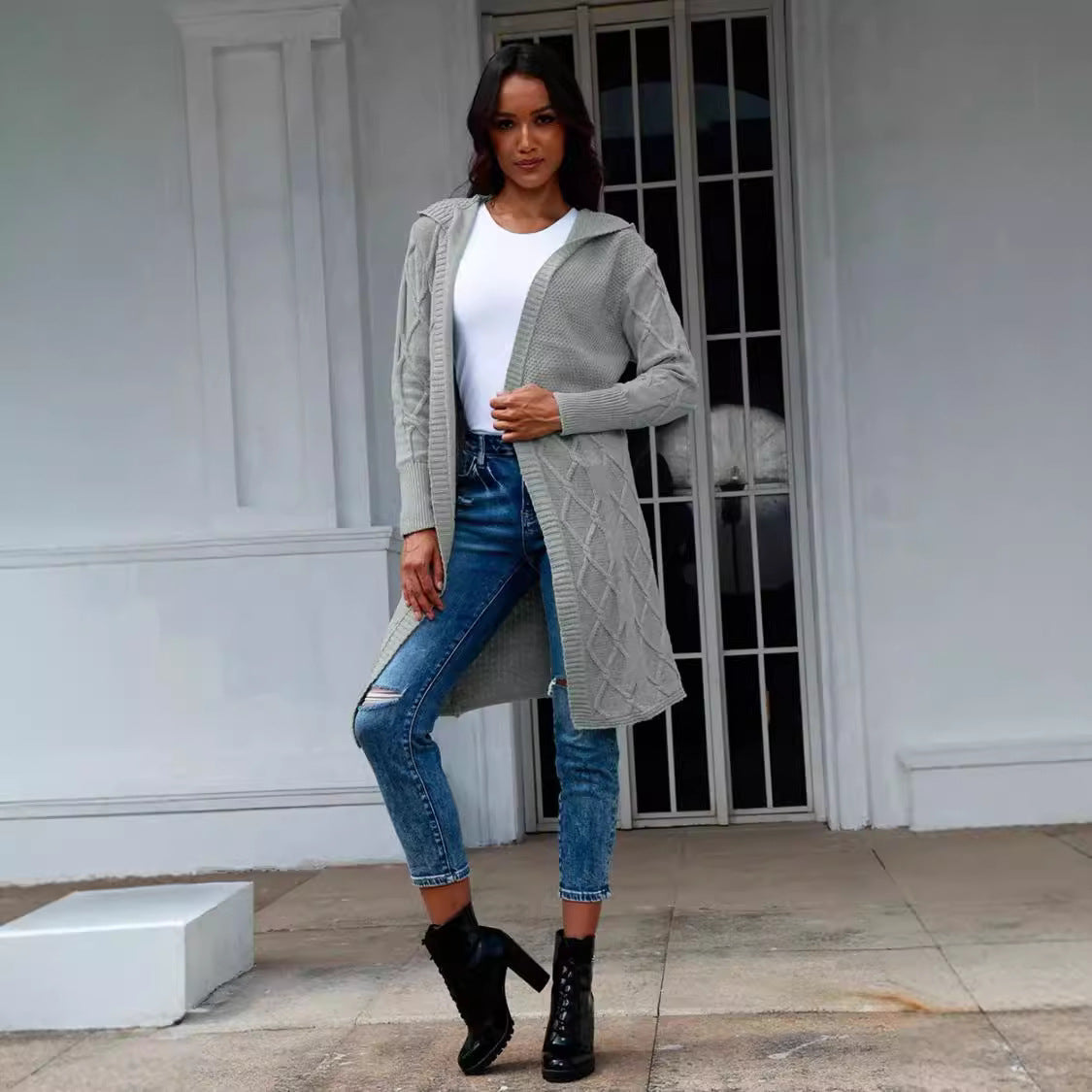 Women's Chunky Knit Kimono Cardigan with Elegant Cable Pattern and Open Sleeves Ivyshape