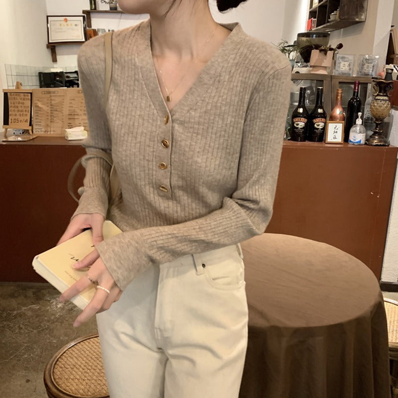 Ivyshape | V-Neck French Style Knitted Bottoming Shirt with High Fashion Sense