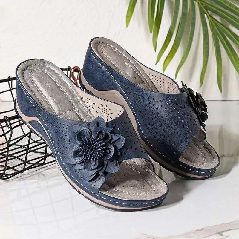 Women's elegant and comfortable mules with floral design Ivyshape