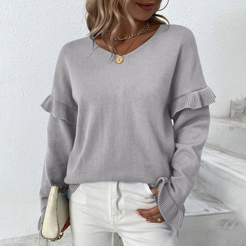 Women elegant sweater with ruffle details and V-neck Ivyshape