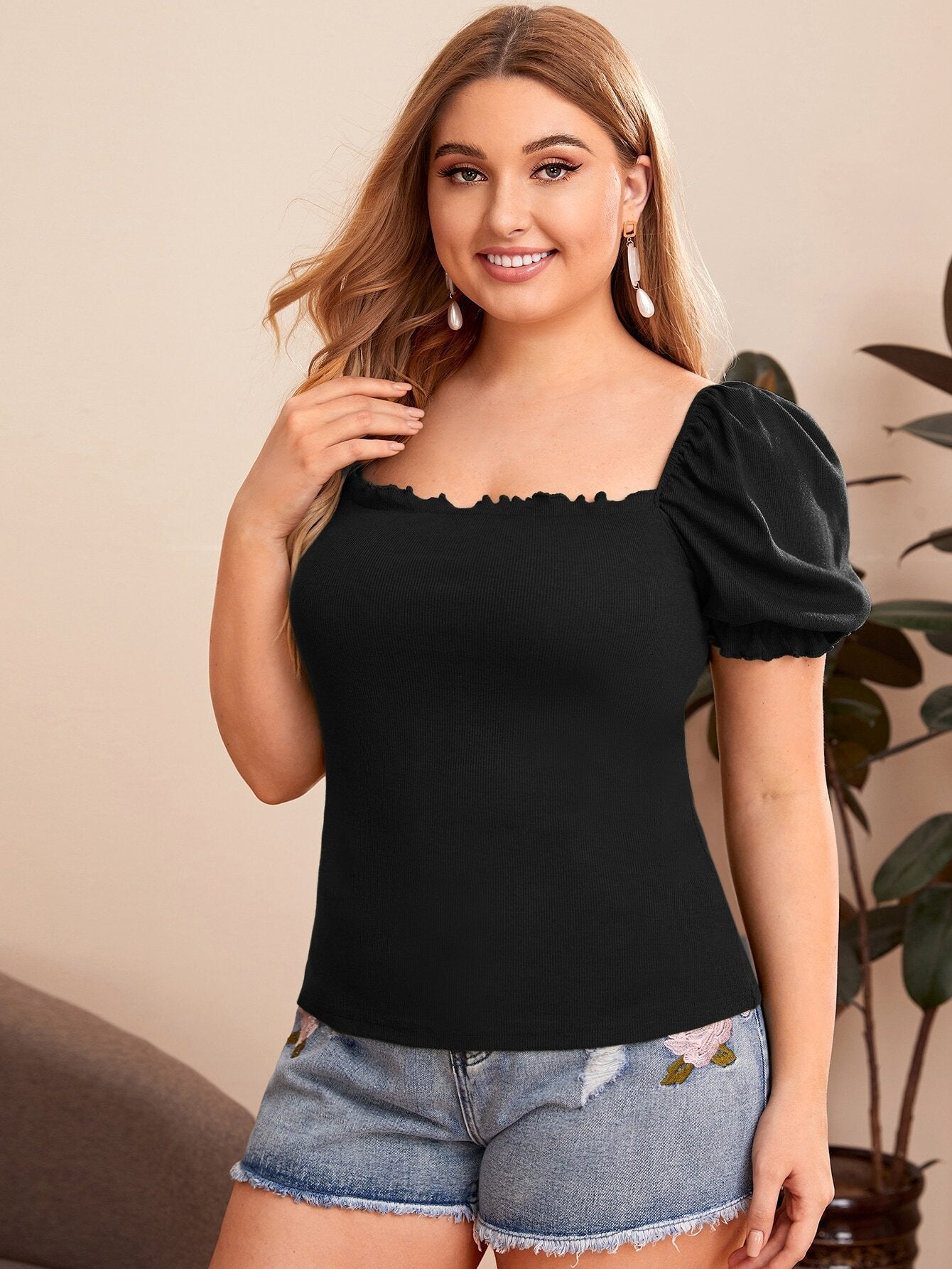 Ladies fitted top with puff sleeves and square neckline Ivyshape