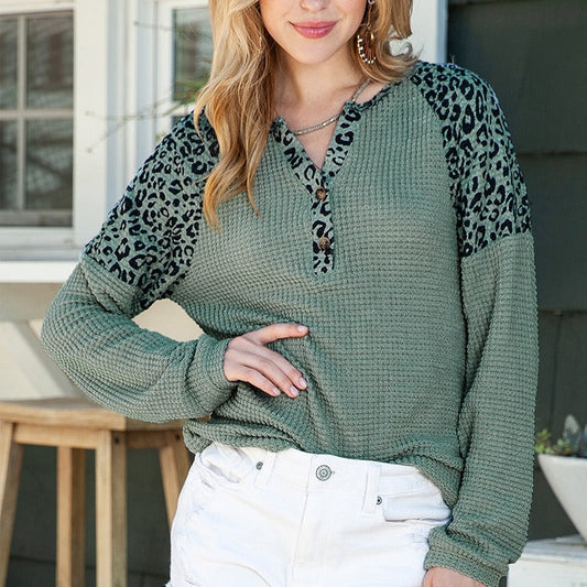 Ivyshape | Leopard Print Knit Base Shirt