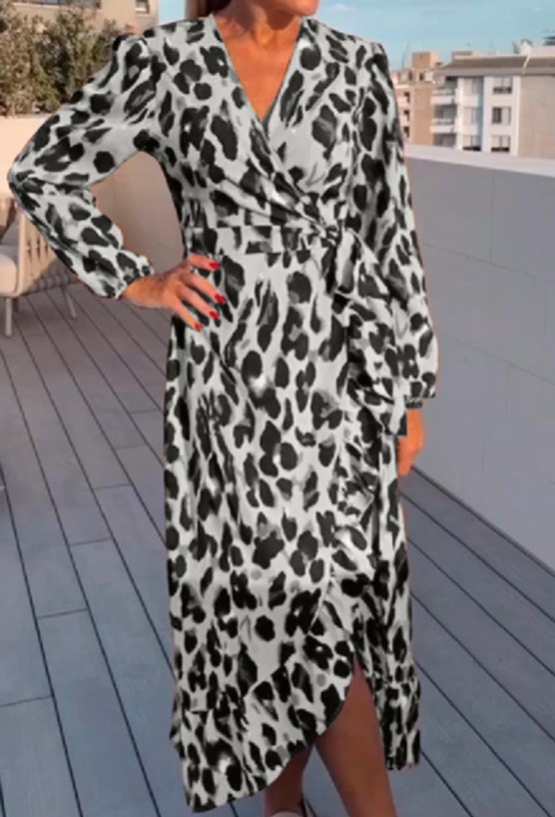 Women's wrap dress with elegant leopard pattern and voluminous sleeves Ivyshape