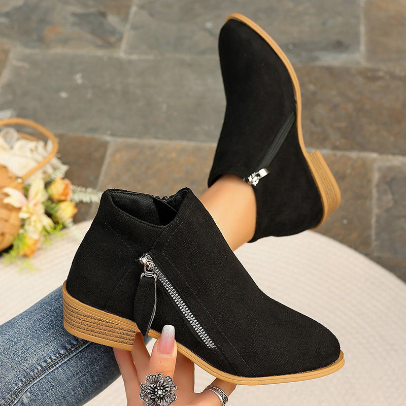 Women's ankle boots in biker style Ivyshape