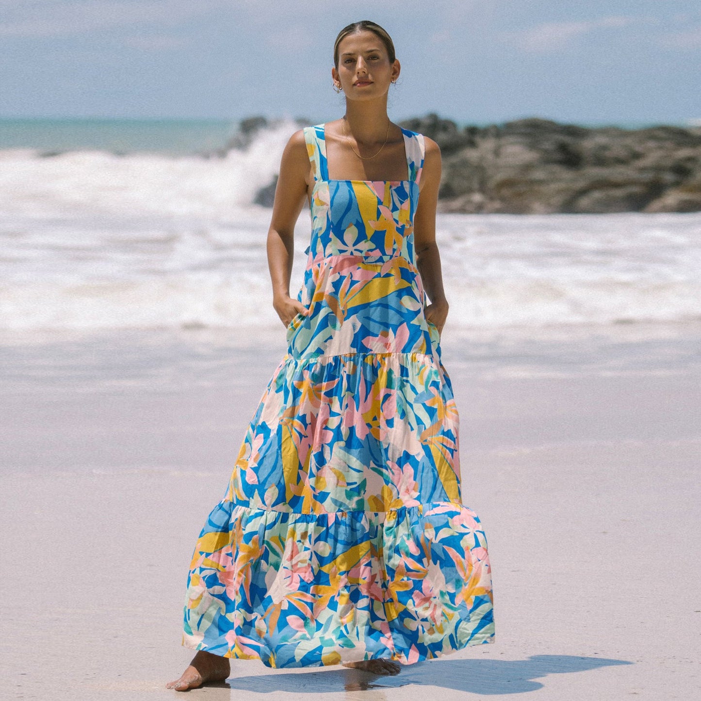 Ladies Maxi Dress with voluminous hem and trendy floral print Ivyshape
