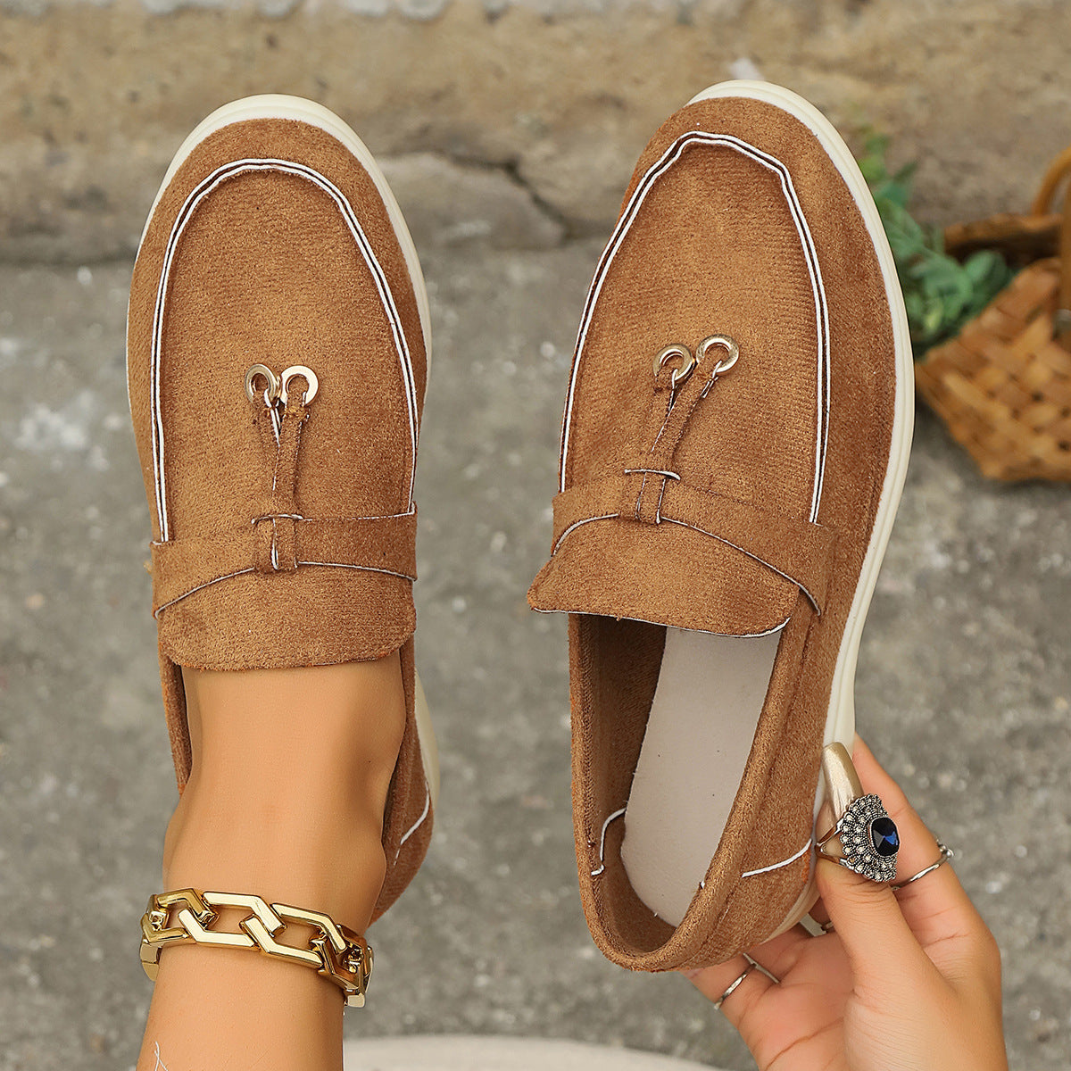 Women's loafers with elegant lacing design and fashionable metal detail Ivyshape