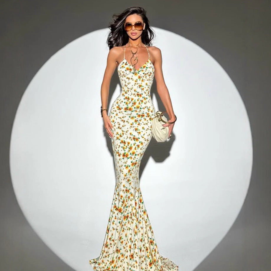 Ladies form-fitting floral maxi dress with spaghetti straps and elegant cut Ivyshape