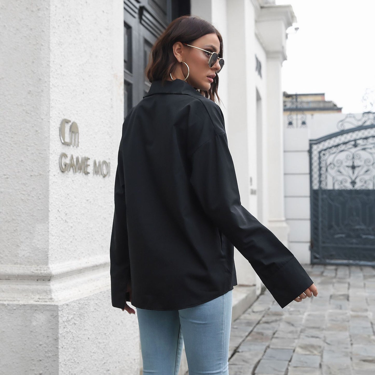 Ladies Elegant Blouse with Classic Cut and Casual Flair Ivyshape