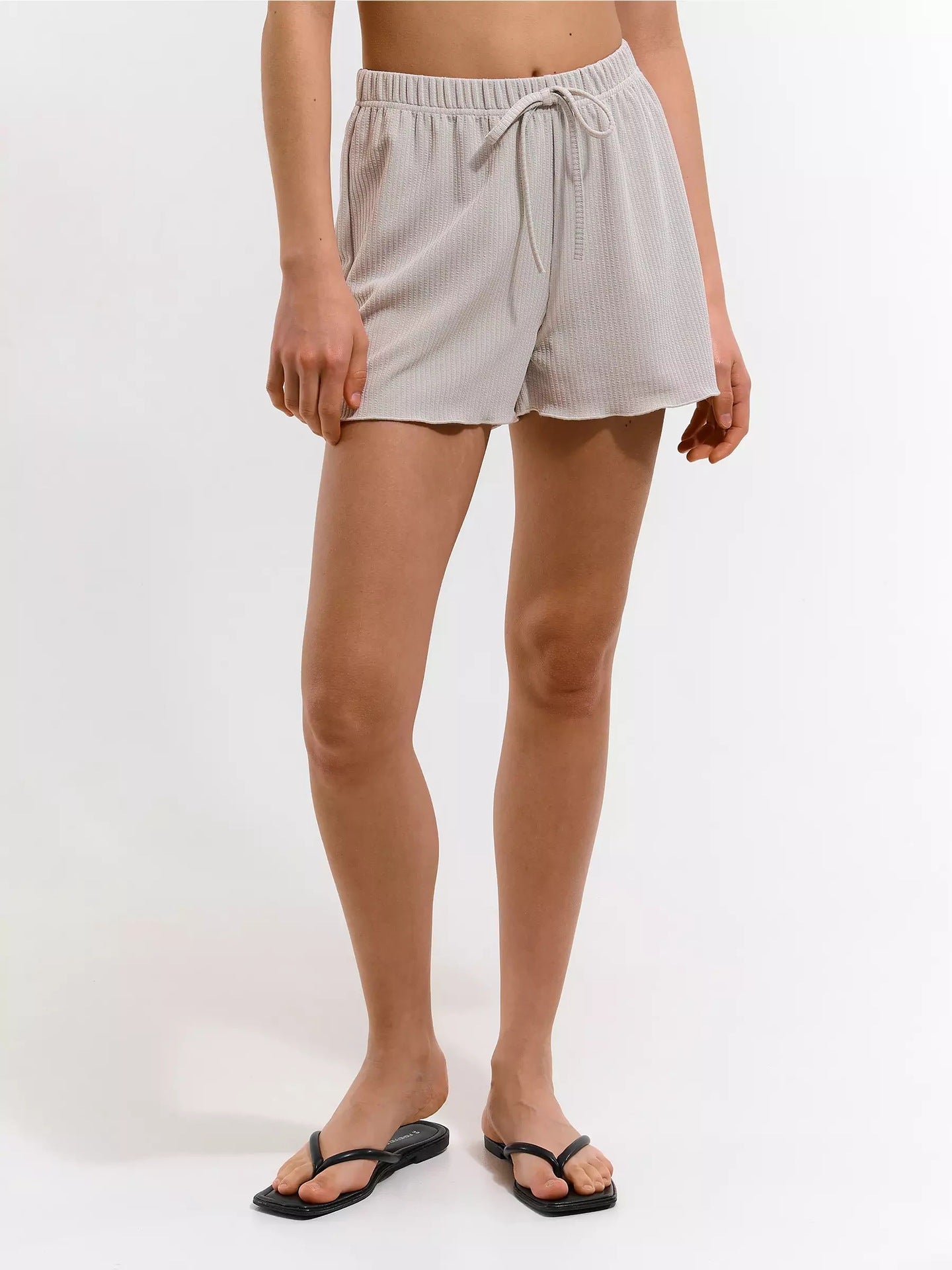 Women's Relaxed Fit Ruffle Hem Shorts Ivyshape