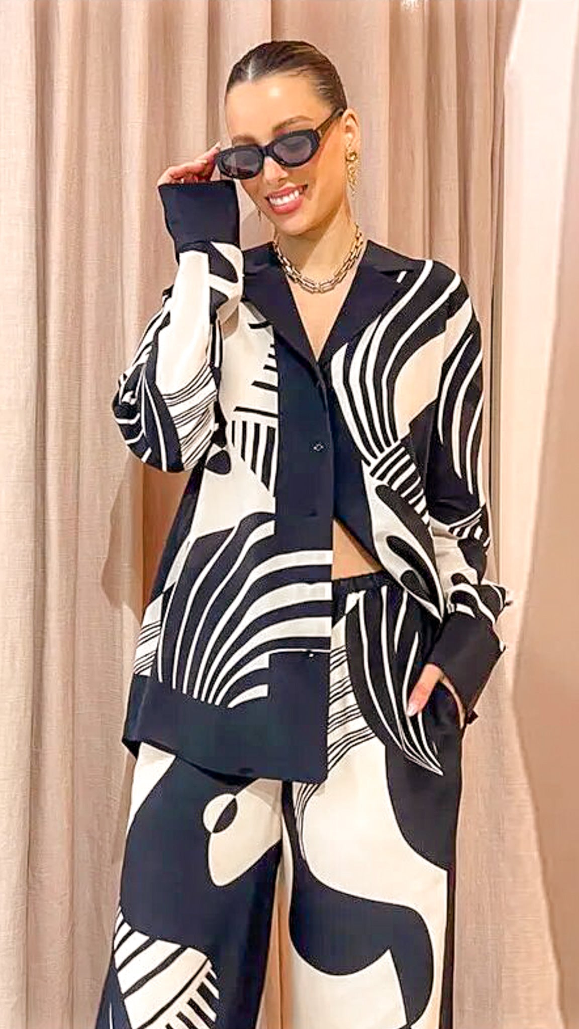 Graphic Print Blouse And Pants Set