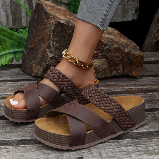 Orthopedic fashion sandals