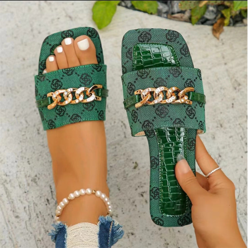 Women's Trendy Flat Sandals for Summer Beach and Outdoor Wear