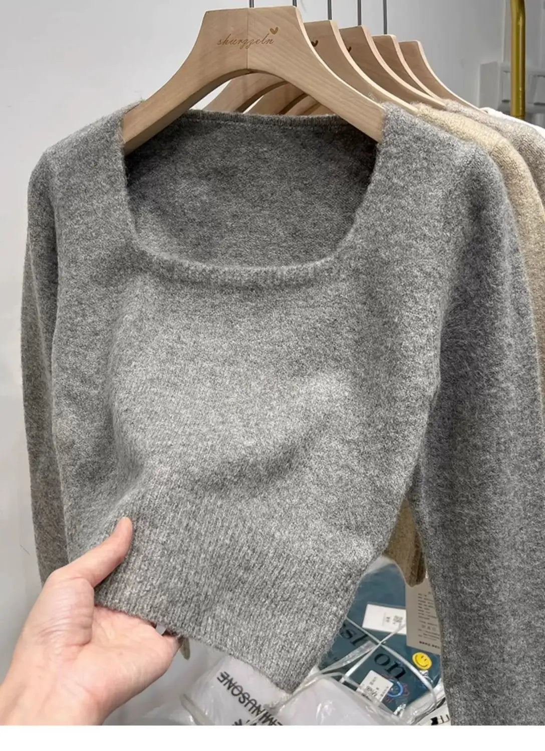 Croped Cozy Sweater With Long Sleeves & Square Collar