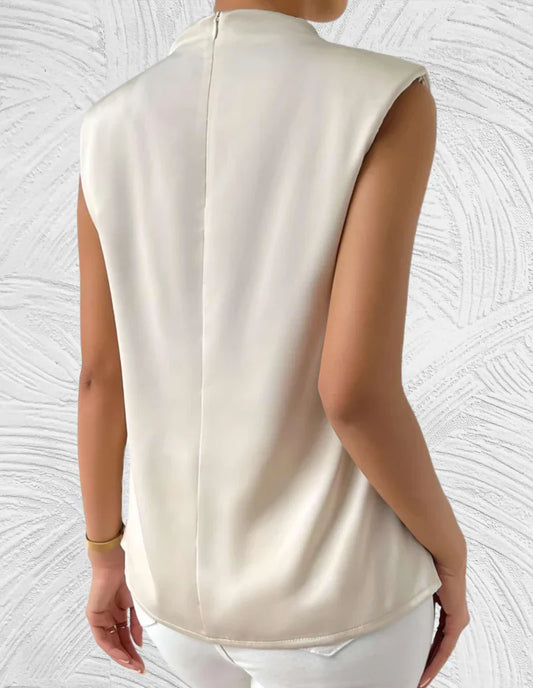 Ivyshape | Tight-Fitting and Stylish Sleeveless Top with Round Neckline and Pleats