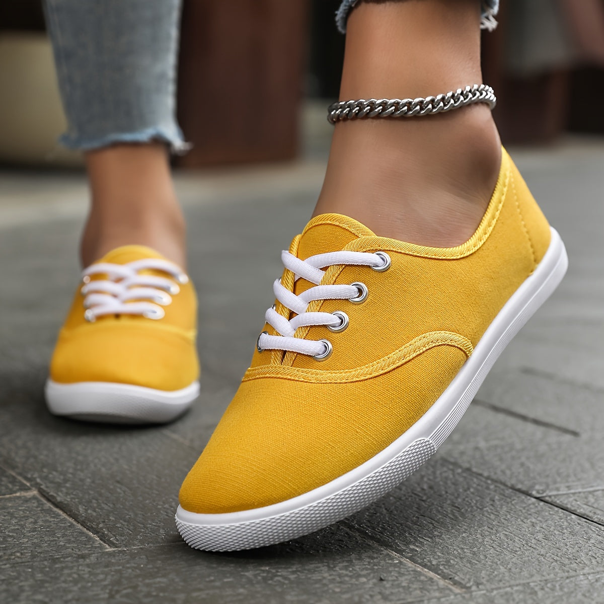 Ivyshape | Comfortable Low Top Canvas Lace-Up Shoes
