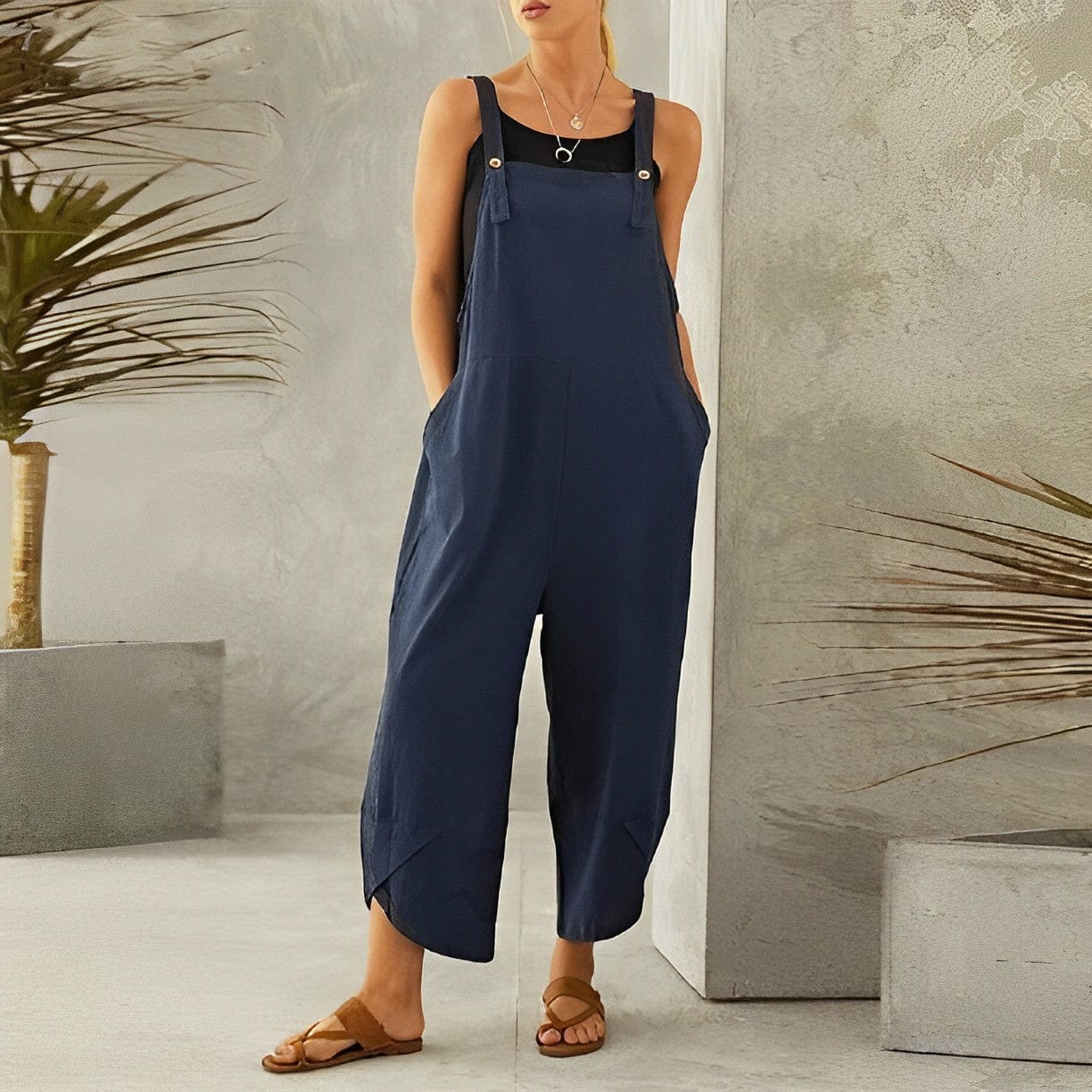 Casual summer dungarees made of linen
