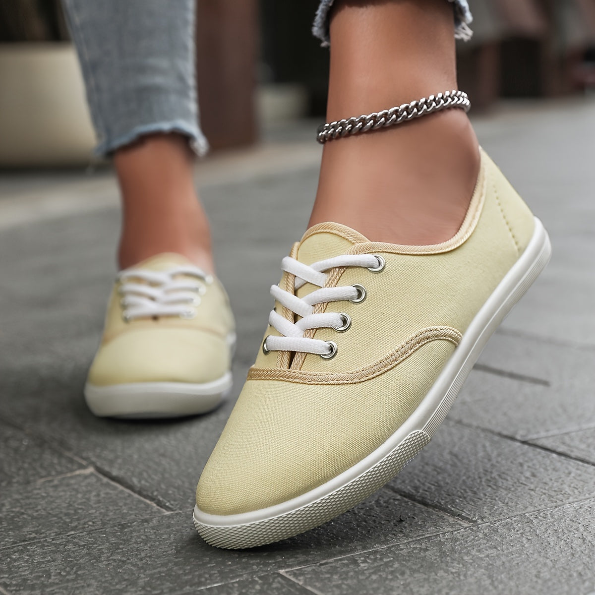 Ivyshape | Comfortable Low Top Canvas Lace-Up Shoes
