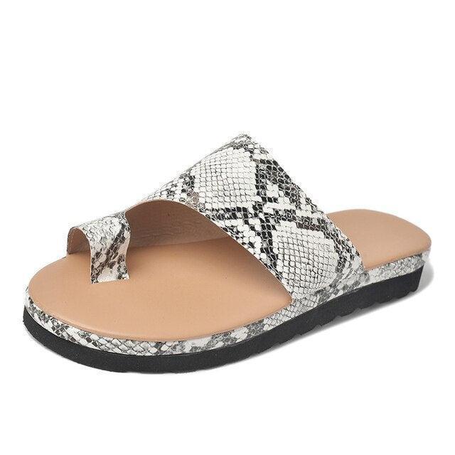 Sandal for correcting bunions