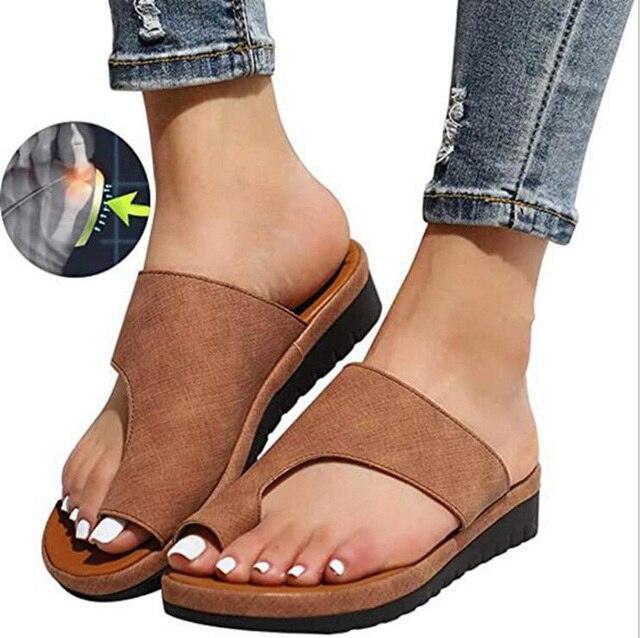 Sandal for correcting bunions