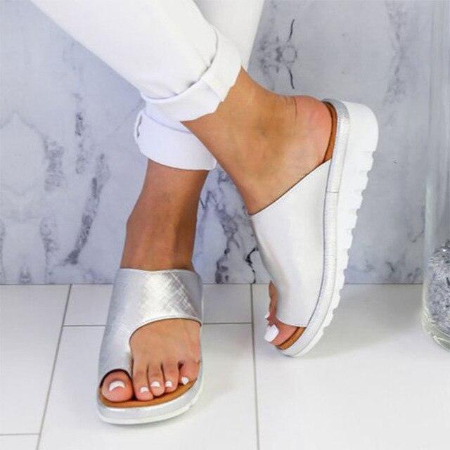 Sandal for correcting bunions
