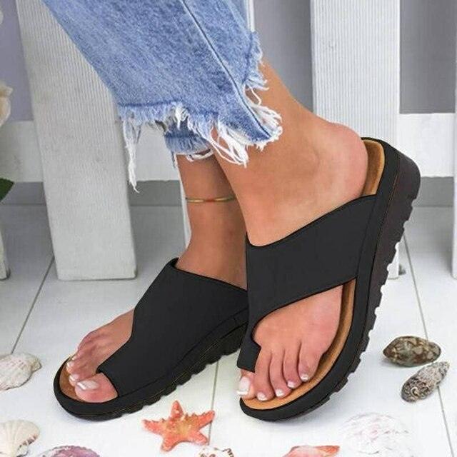 Sandal for correcting bunions