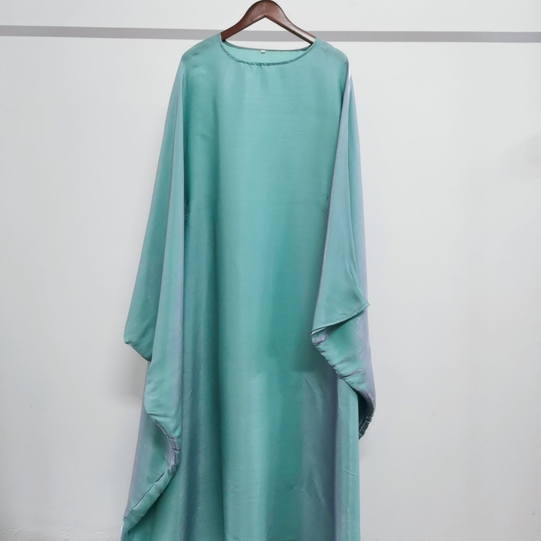 Ladies Elegant Maxi Dress with Wide Sleeves and Flowing Cut Ivyshape