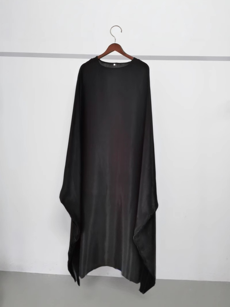 Ladies Elegant Maxi Dress with Wide Sleeves and Flowing Cut Ivyshape