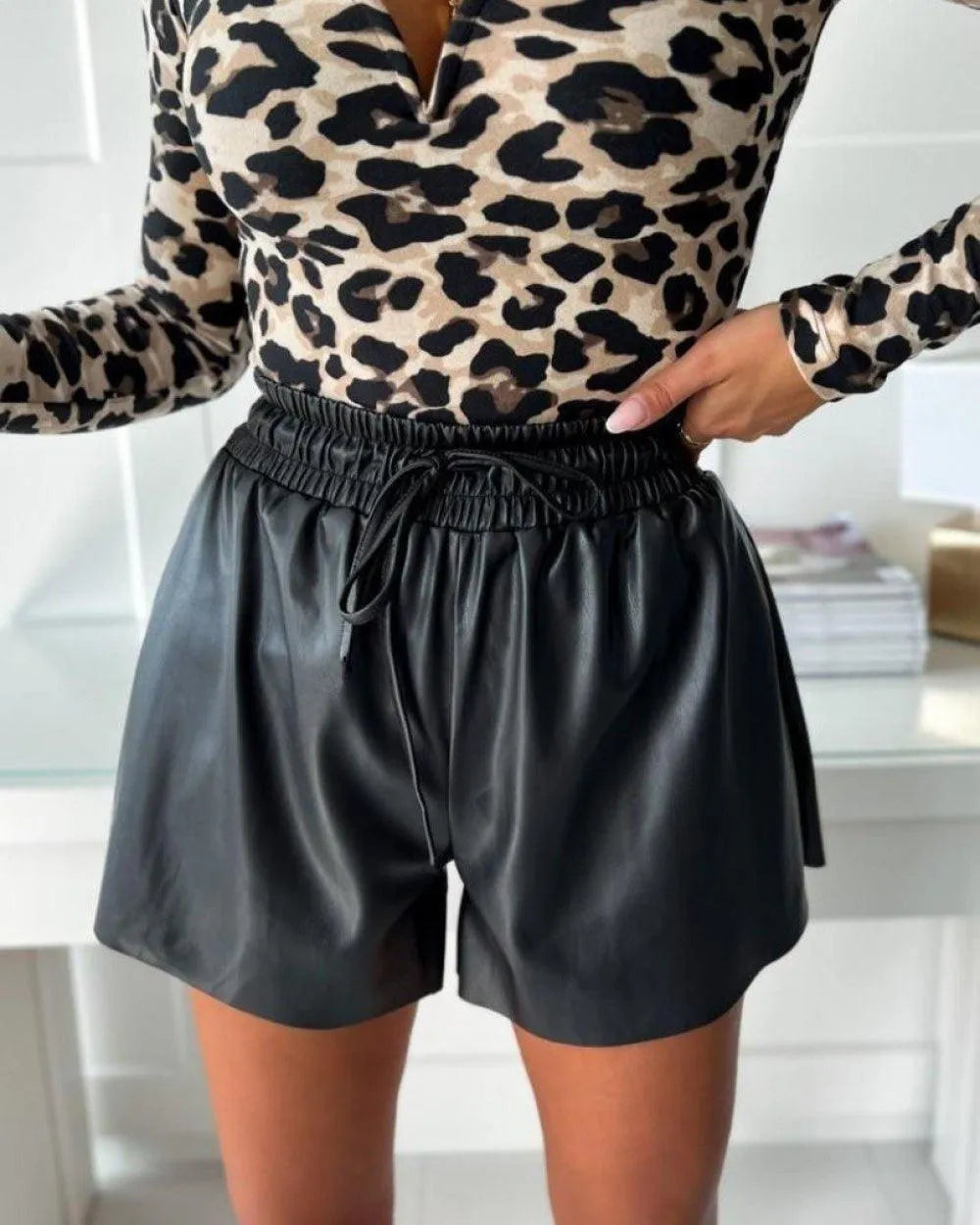 Ivyshape | Women's Shorts In Relaxed Style