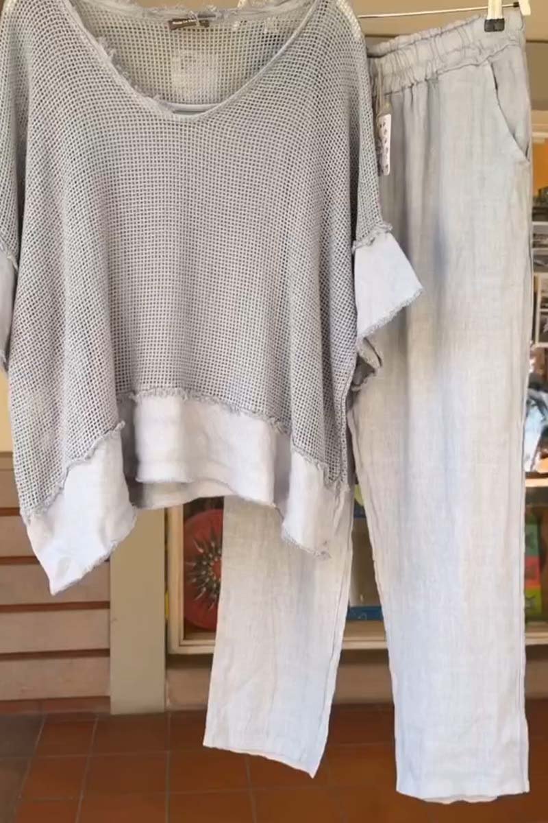 V-neck mesh top, cotton and linen trousers suit