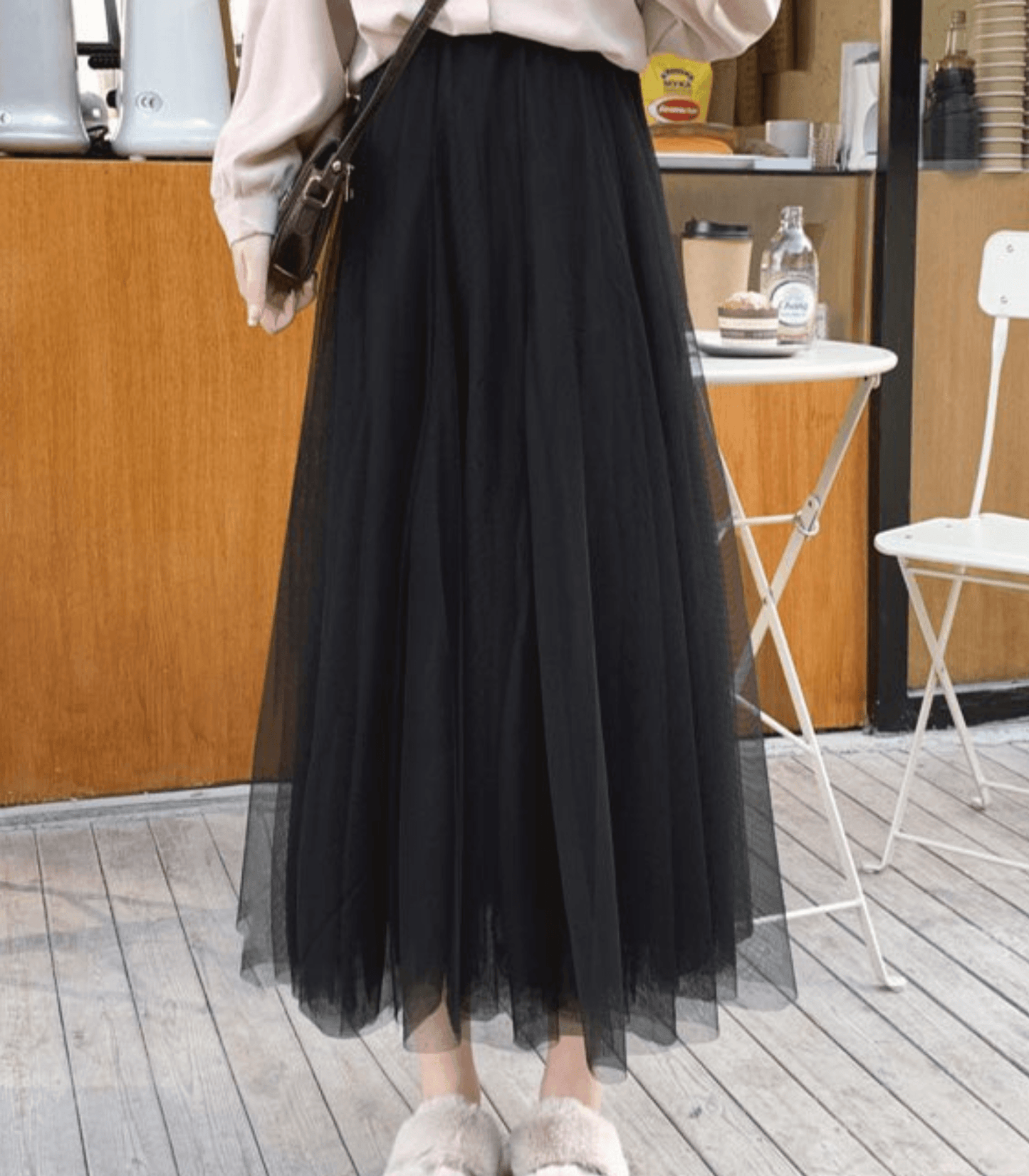 Ankle-length skirt with high waist