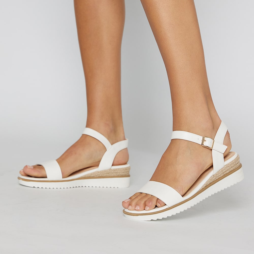 Ivyshape | Verona Wedge In White Smooth Sandal